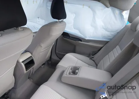 2016 Toyota Camry Le z USA, uszkodzony, nr VIN 4T4BF1FK7GR566862